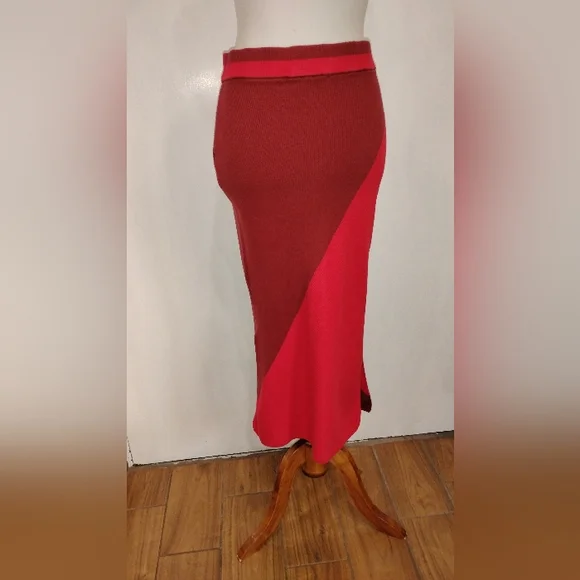 SOLID & STRIPED KNIT SKIRT - Picture 7 of 8